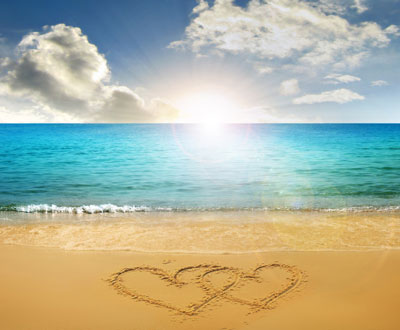 resized-dreamstime_hearts-on-beach